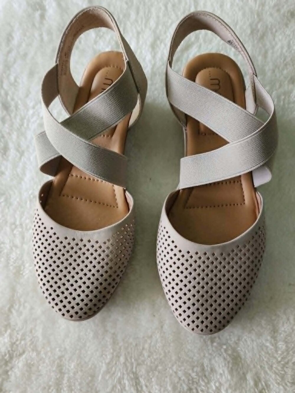 Me Too Beige Leather Slingback Wedge Sandals Women's 6.5M Comfort Perforated